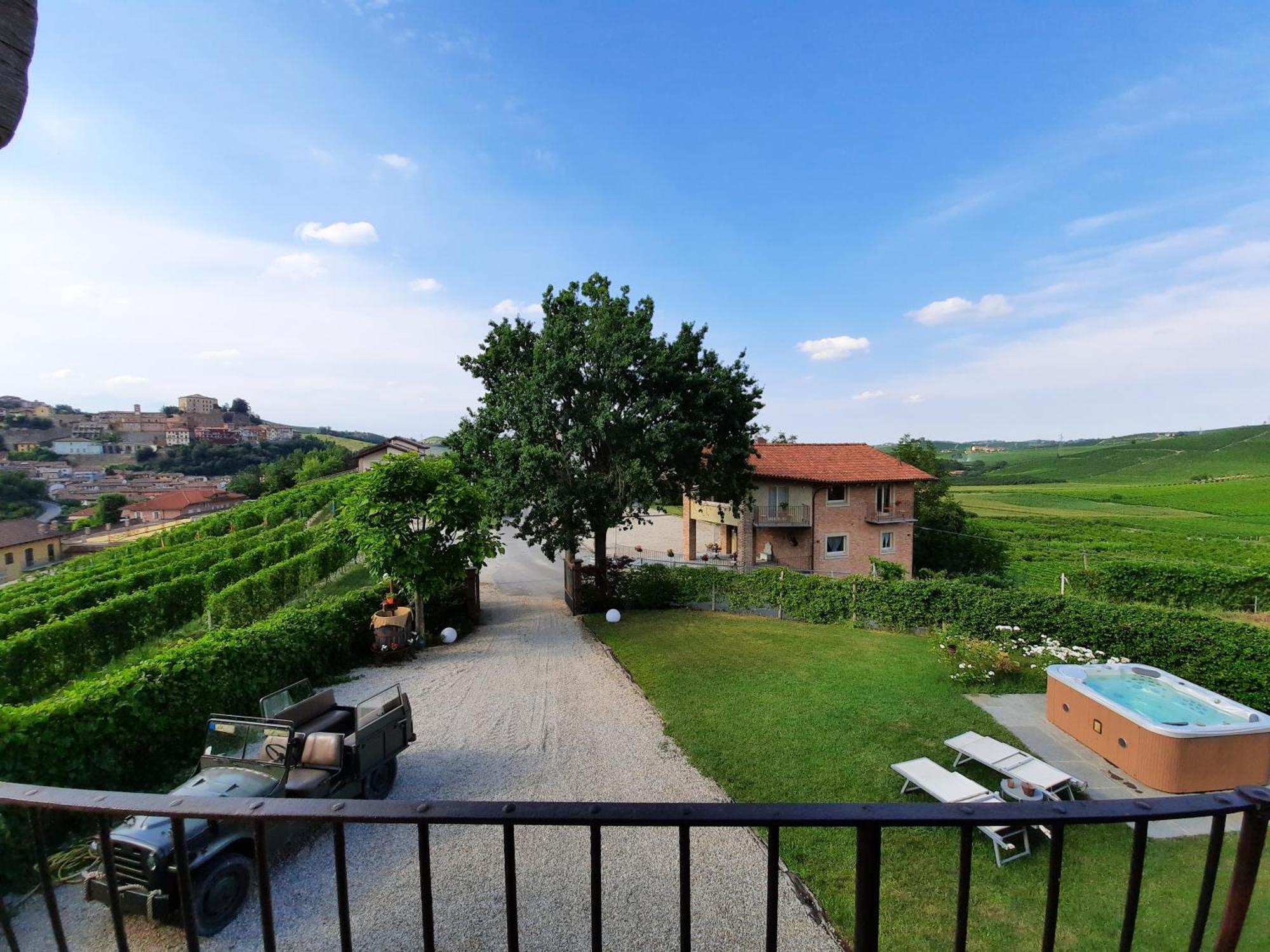 Villa Laura Castellinaldo Phòng bức ảnh