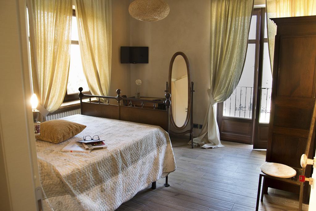 Villa Laura Castellinaldo Phòng bức ảnh